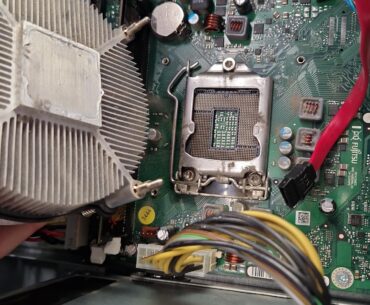 Customer said pc fans are just spinning and there is no picture