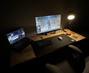 Enough upgrades for now, last thing i need is a ITX build! I love seeing your guys setups, so heres mine