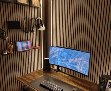 Finally happy with my setup. Tried to be clean but cozy