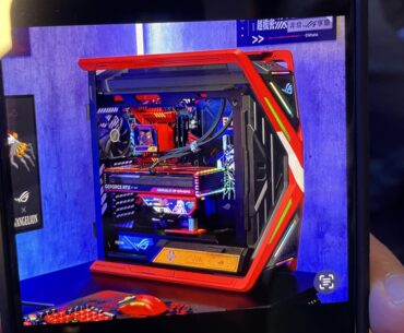 My friend just bought this $6500 USD PC hot damn