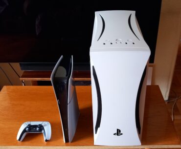 PS5 Slim vs PS5 Pro size comparsion (joke)