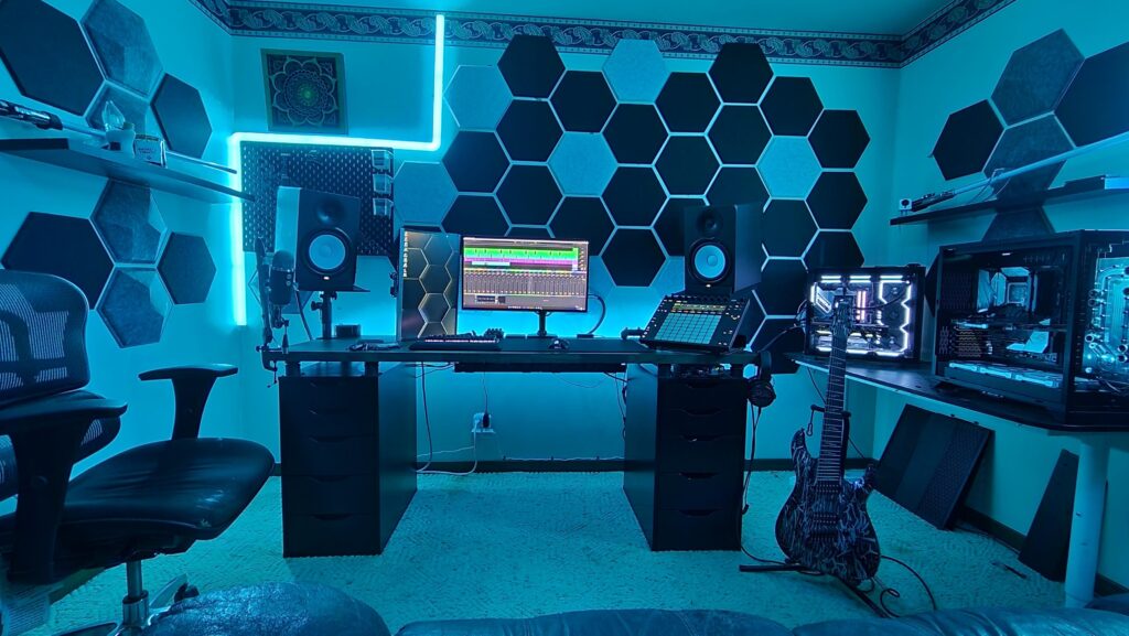 My other Battlestation is 2 furry aliens in body armor.