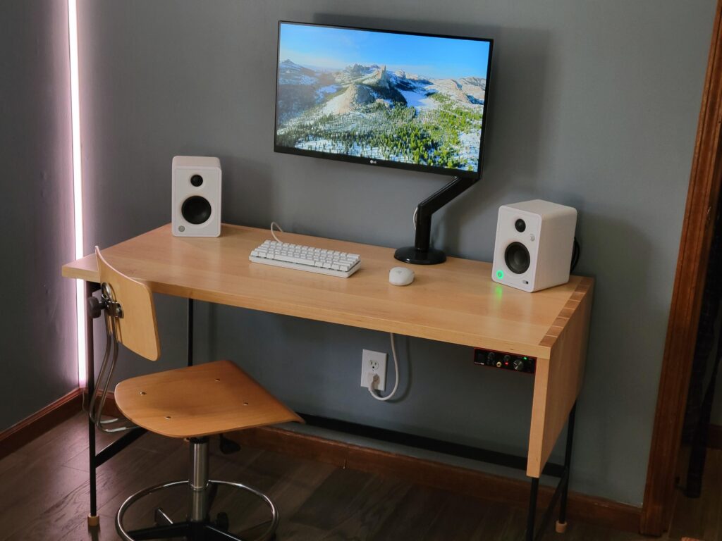 Minimalist gaming/study