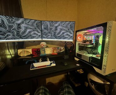 My setup after cleaning up the cables.