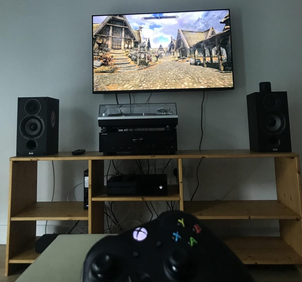 I just moved into my first apartment, had to play this classic and return to Whiterun.
