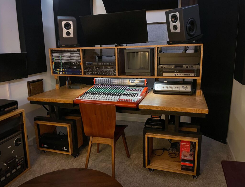 Built a new music studio battlestation