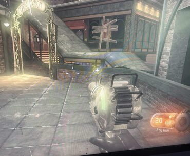 i got a silver ray gun from the box in xbox 360 shadows of evil
