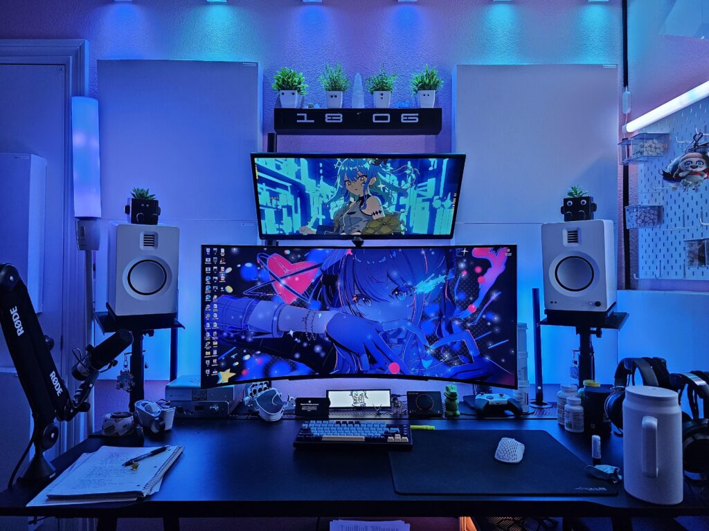 Are there any desk-mounted arms for speakers? Are there any desk-mounted arms for speakers?