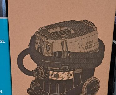 Is it just me, or does this vacuum cleaner look like something out of a cyberpunk/mecha manga?