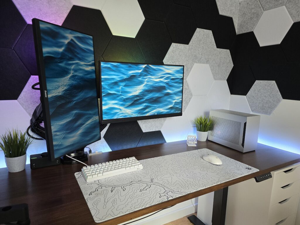 My Minimal Gaming & Productivity Setup