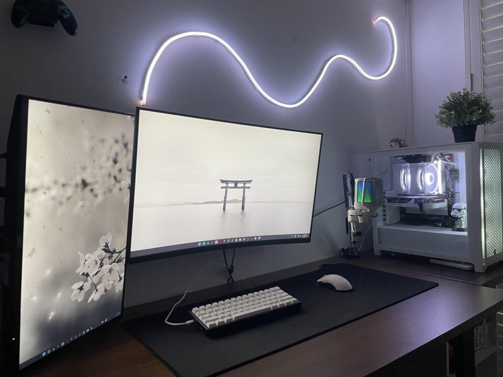 2nd monitor + new table for pc. Suggestions?