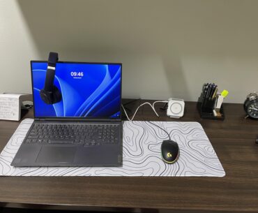 Upgraded my setup from last time (i got a mousepad)