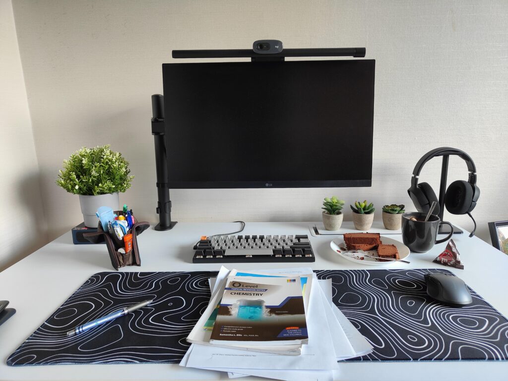 15 y/o Study Station