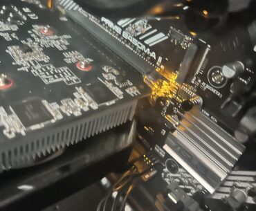 pc turned on orange light