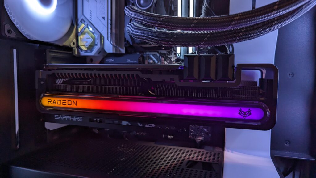 Finally. After wanting the ultimate 7900XTX for quite a while now, I have her.