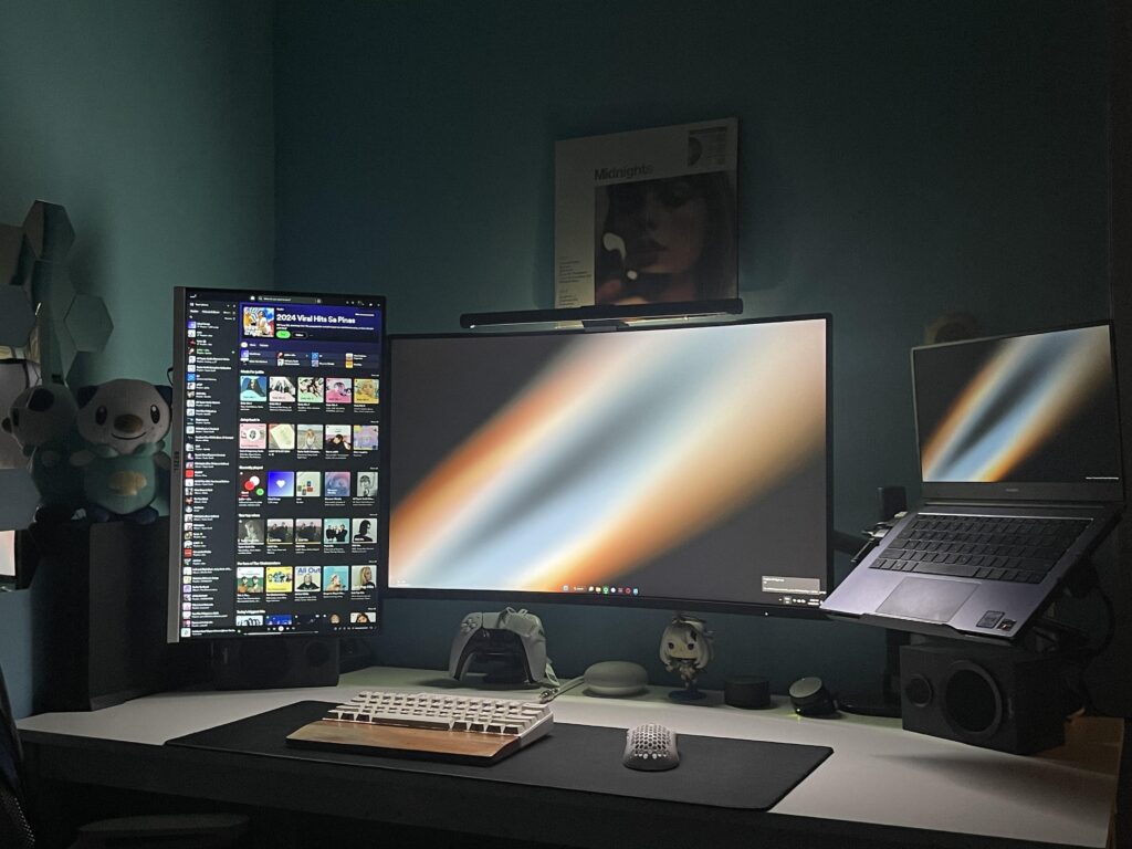my simpl work/light gaming setup