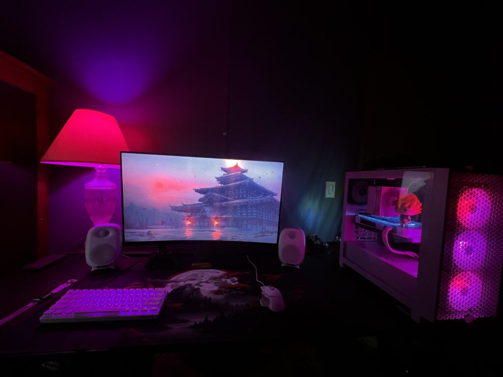 Got the new mouse pad, cleaned up my setup a lil bit what you guys think
