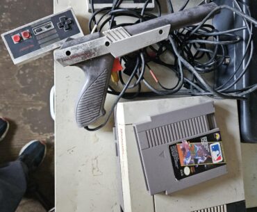 Today's scrapyard find. NES & Extras!