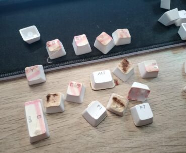 I was stupid and tried to dry my keycaps in the oven after cleaning them. I burnt like 1/3 of them.