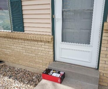 Attention Porch Pirates! Thankfully I was home.