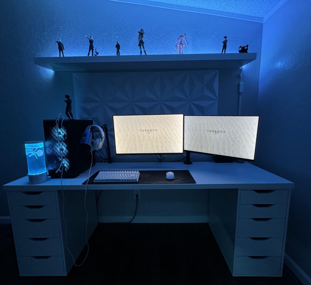 Cybercore battlestation 💙