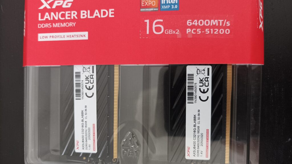 What chip is usung this RAM? The retail couldnt give me this info but I think its Hynex A die?