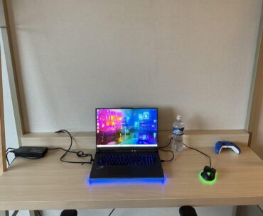 Hotel battle station ✅