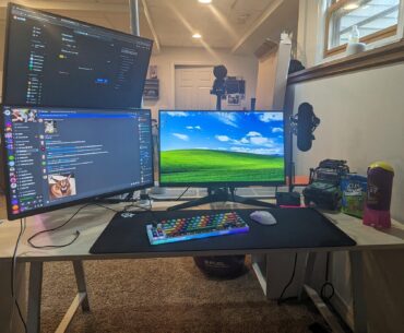 New setup with my new desk!