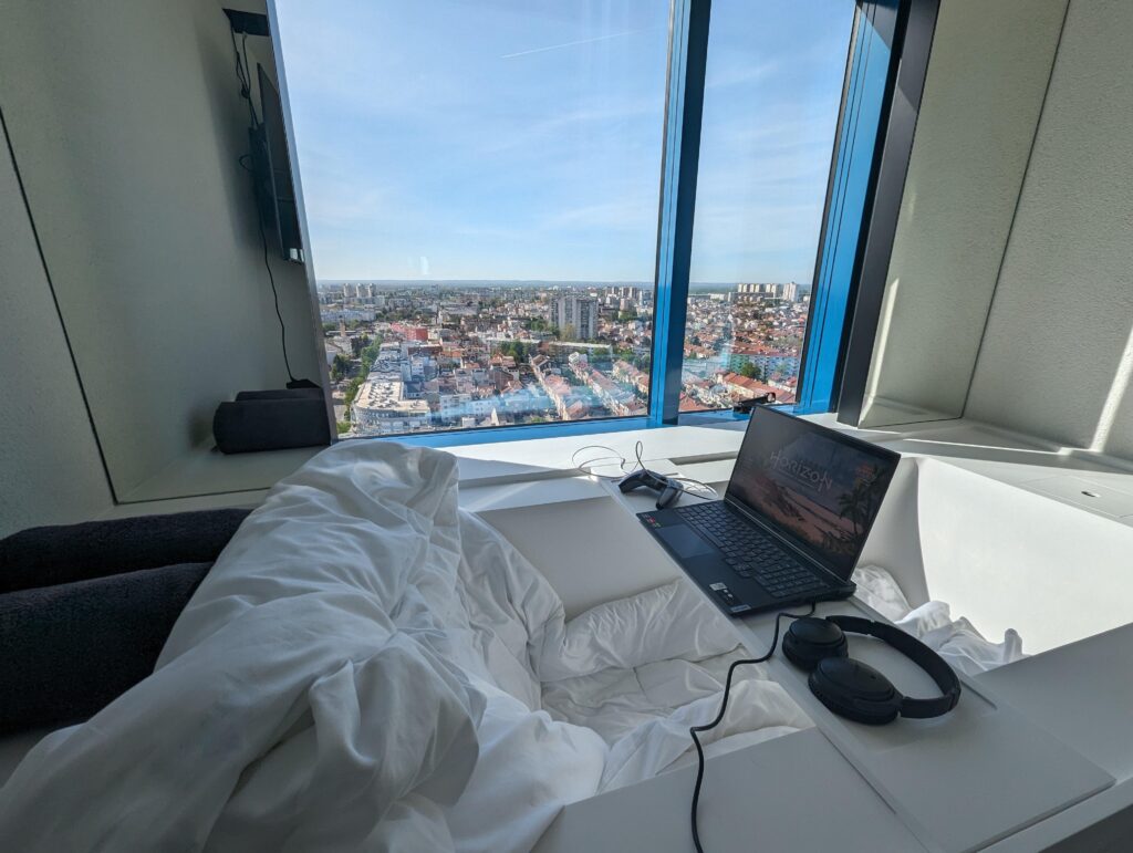 My hotel room has a bathtub instead of a desk and I think I've discovered a new battlestation meta