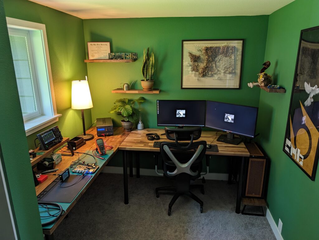 Electrical engineer's home lab (cleaned)