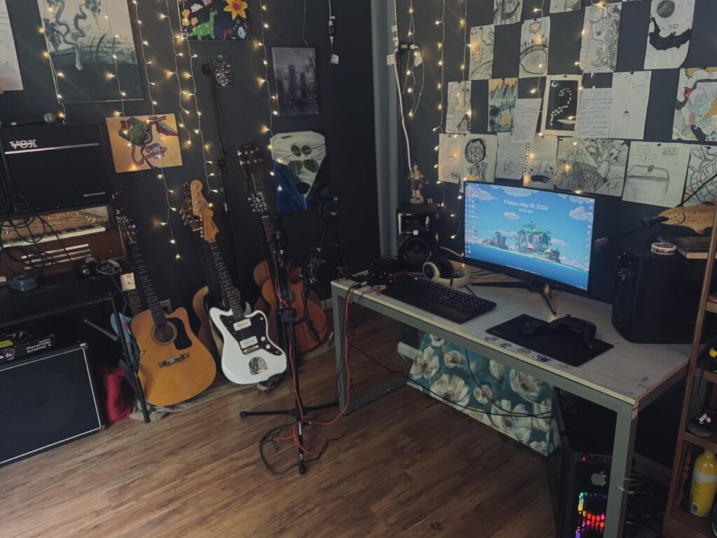 Dual boot hackintosh setup. MacOS for music/creativity. Windows for gaming :o