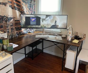 It’s a bit messy… just set up the new monitor