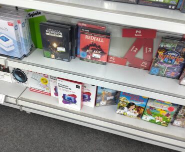Meanwhile last week in an electronics store in germany: the refundable "Bite back"-Edition of Redfall