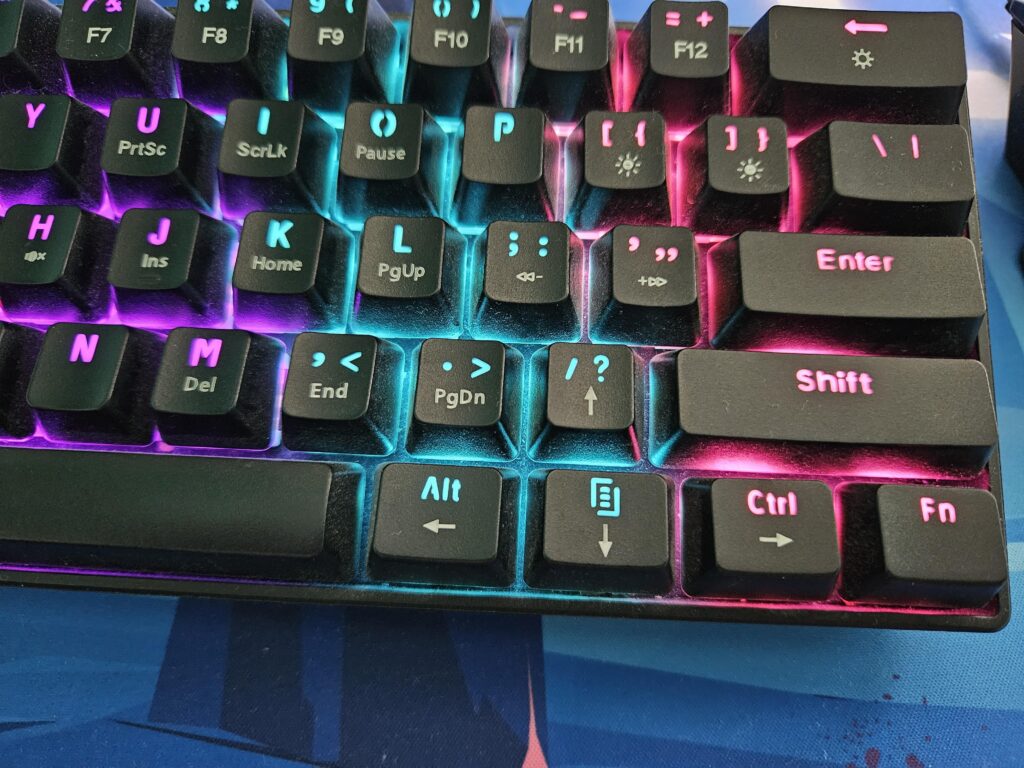 How do i use arrow keys on this damm keyboard???
