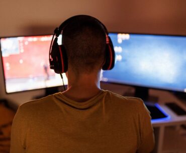 Gamers say ‘smurfing’ is generally wrong and toxic, but 69% admit they do it at least sometimes. They also say that some reasons for smurfing make it less blameworthy. Relative to themselves, study participants thought that other gamers were more likely to be toxic when they smurfed.