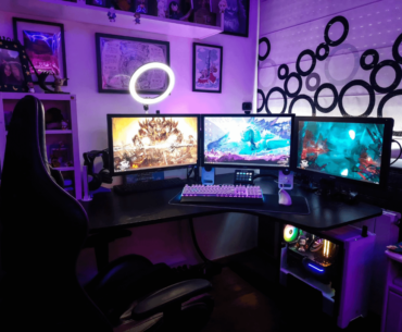 We just rearranged my GFs setup to have more desk space