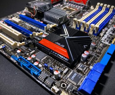 What an iconic colour scheme and what an iconic board <3 | My Faulty Rampage II Extreme