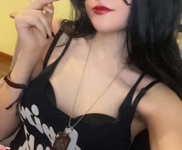 My V Cosplay! 🖤🔫