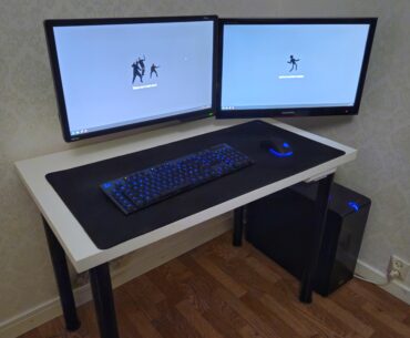 Minimalistic setup without visible cables