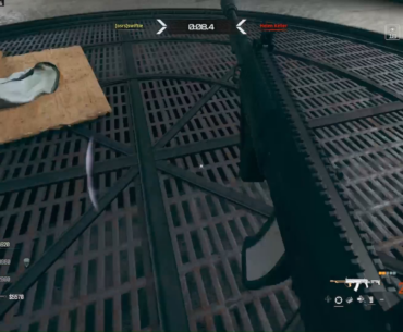 This one way smoke has to be a glitch on the killcam, right? There's no way this is happened for real to me lol