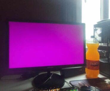 The seller has ASUS ROG GTX 1080 for about $55, but he says it crashes the PC in 10 minutes if the game isn't running in the background. Crash causes the monitor to show random colors like this, reinstalling windows & drivers doesn't help. I've never heard anything like this, any thoughts?