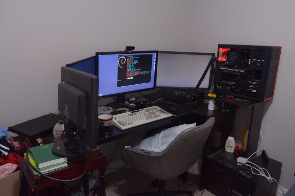 My Battlestation of 7 years.