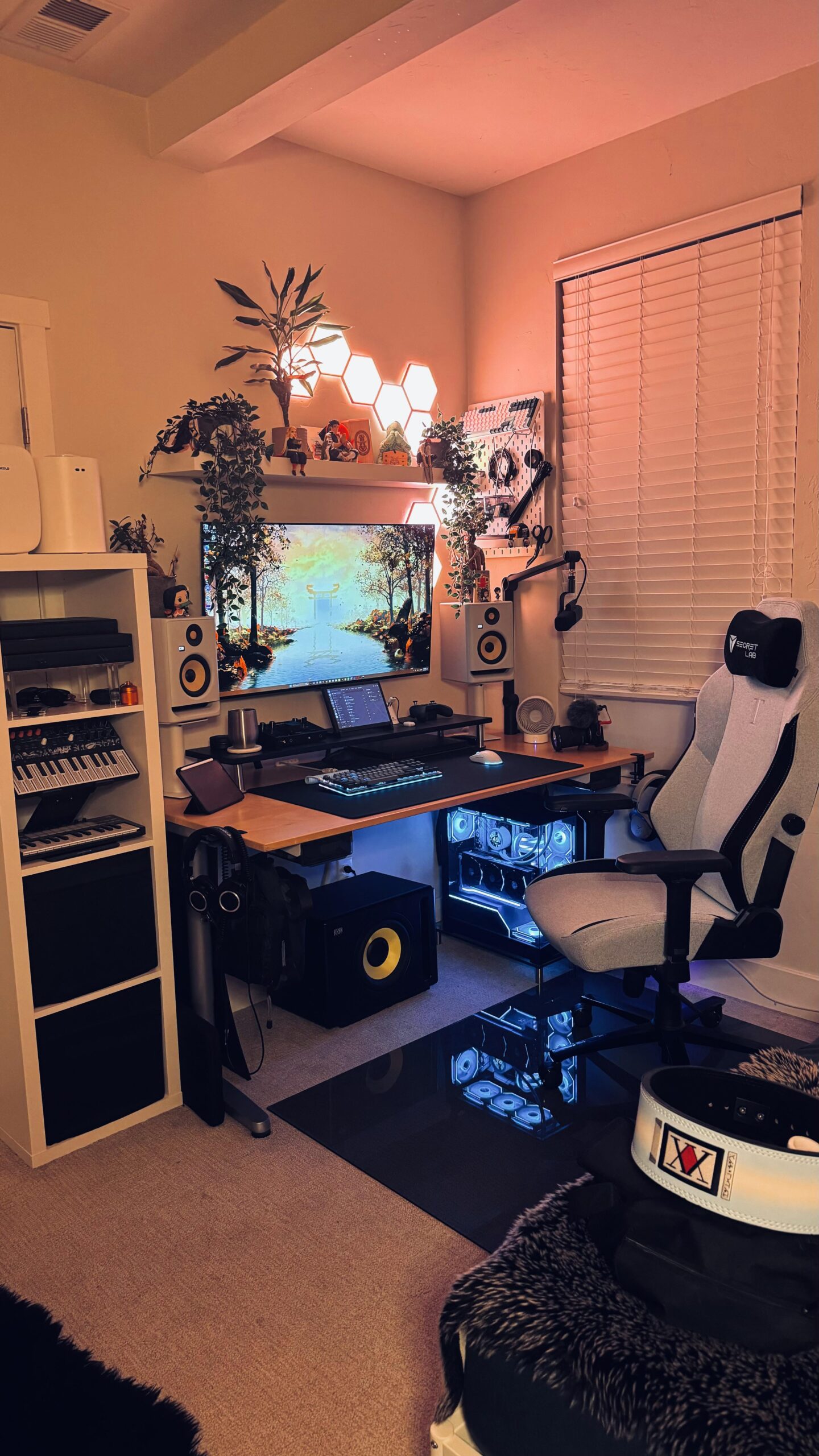 The Tasteful Weeb Setup (25yo) The Tasteful Weeb Setup (25yo)