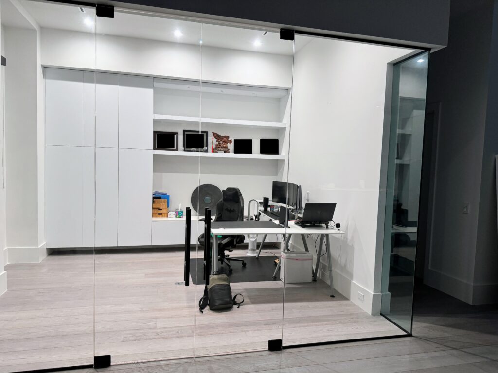what desk layout would work best for the room?