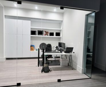 what desk layout would work best for the room?