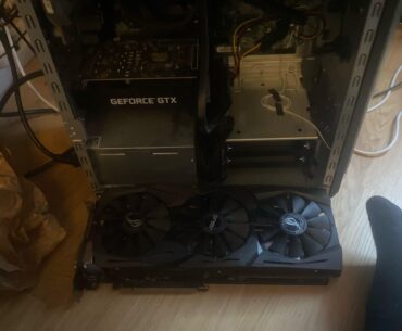 Pov: the moment you realize that your new gpu won’t fit inside the case (it’s 1 cm too long)