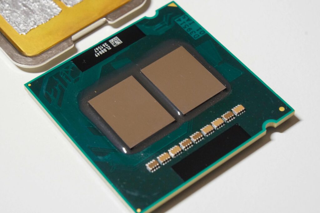 TIL the Intel Core 2 Quad series were just two core 2 Duos joined together, which communicated over the motherboard’s southbridge