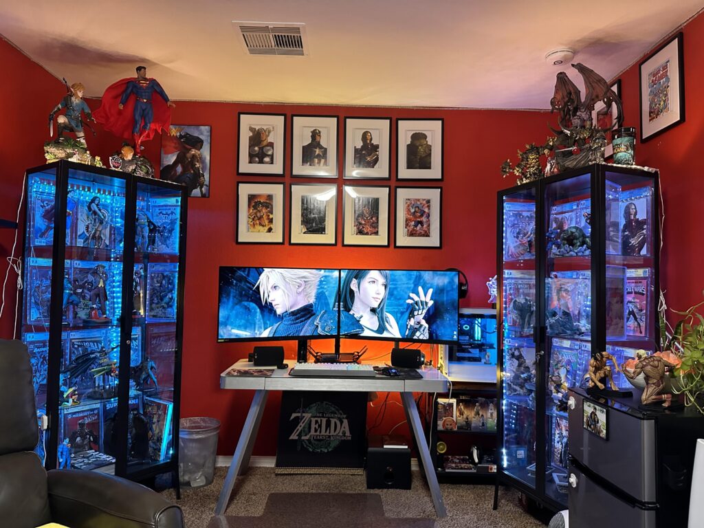Updated battlestation / gameroom. Comics/ anime/gaming