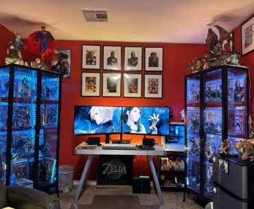Updated battlestation / gameroom. Comics/ anime/gaming