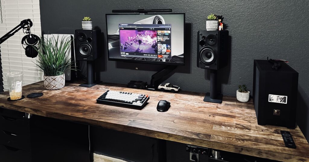 New LG Monitor. Swapped out the 4K TV to go back to 1440p.